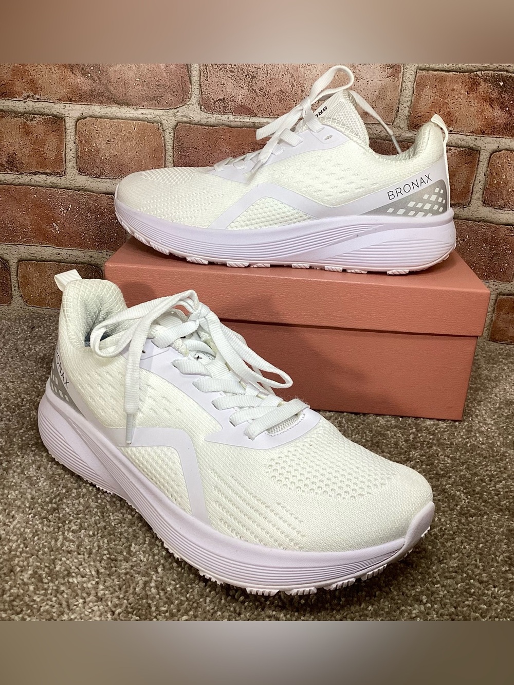 Bronax Womens White running shoes sneakers size 40 Eu size 9-9.5 US